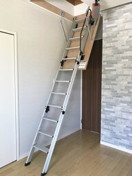 中庭住宅の間取り　小屋裏収納　施工例