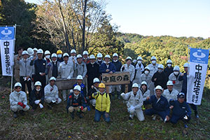 2020年11月　塩江町で山桜の植林と間伐を行いました。