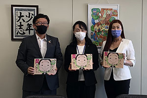 2022年6月　高松市内の全小中学校へ渋沢栄一氏の絵本を贈呈しました。
