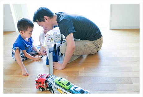 夫婦+子ども1人 木のぬくもりを感じる平屋の家